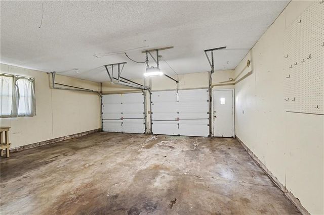 6640 Pflumm Road, Shawnee, KS 66216