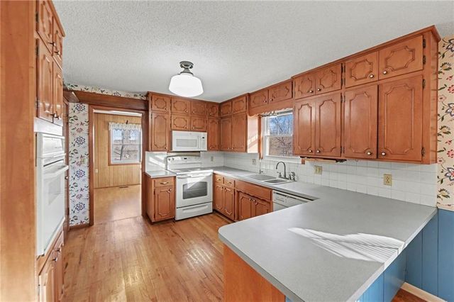 6640 Pflumm Road, Shawnee, KS 66216