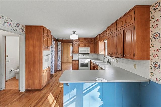 6640 Pflumm Road, Shawnee, KS 66216