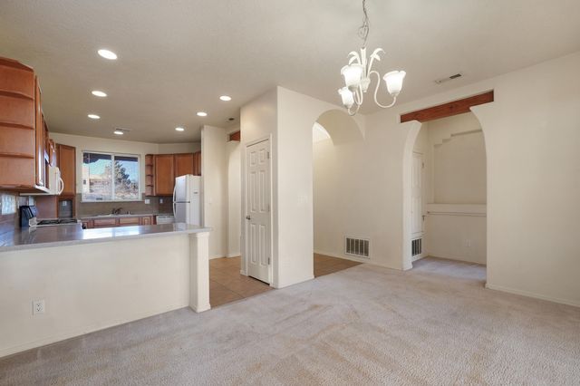 3316 Lockerbie Drive SE, Rio Rancho, NM 87124