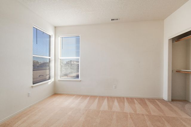 3316 Lockerbie Drive SE, Rio Rancho, NM 87124