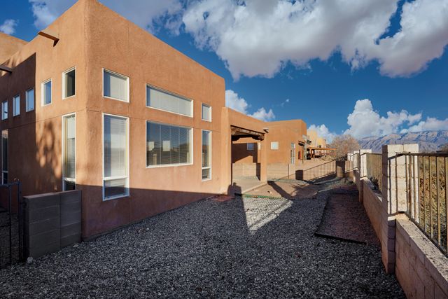 3316 Lockerbie Drive SE, Rio Rancho, NM 87124