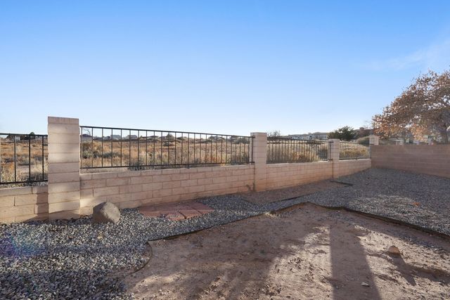 3316 Lockerbie Drive SE, Rio Rancho, NM 87124
