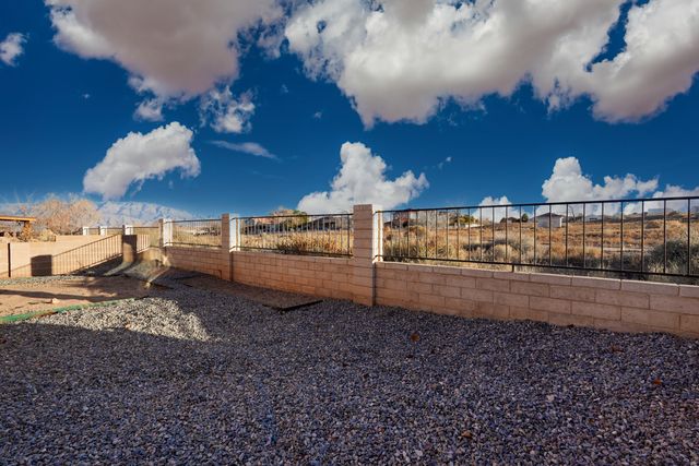 3316 Lockerbie Drive SE, Rio Rancho, NM 87124
