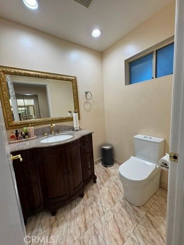 6828 Laurel Canyon Boulevard 211, North Hollywood, CA 91605