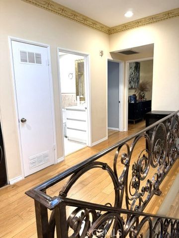 6828 Laurel Canyon Boulevard 211, North Hollywood, CA 91605