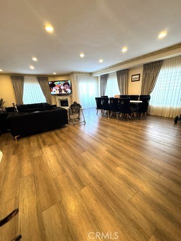 6828 Laurel Canyon Boulevard 211, North Hollywood, CA 91605
