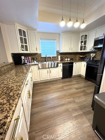6828 Laurel Canyon Boulevard 211, North Hollywood, CA 91605