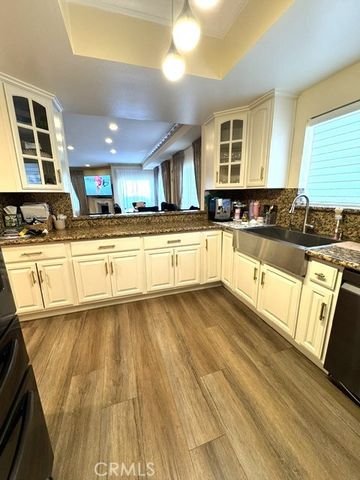6828 Laurel Canyon Boulevard 211, North Hollywood, CA 91605