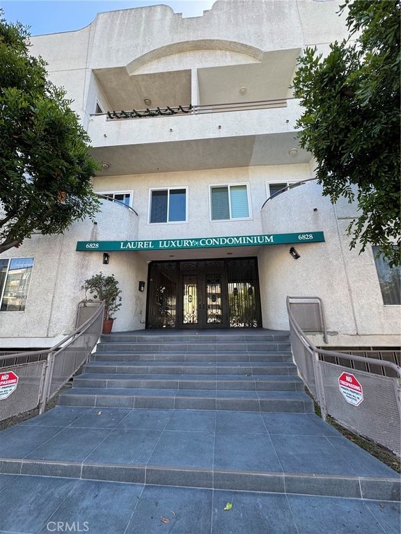 6828 Laurel Canyon Boulevard 211, North Hollywood, CA 91605