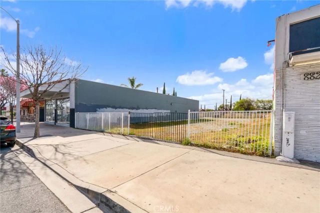 8830 Sierra, Fontana, CA 92335