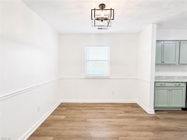 5440 Macqueen DR, Virginia Beach, VA 23464