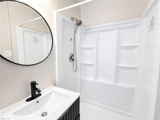 5440 Macqueen DR, Virginia Beach, VA 23464