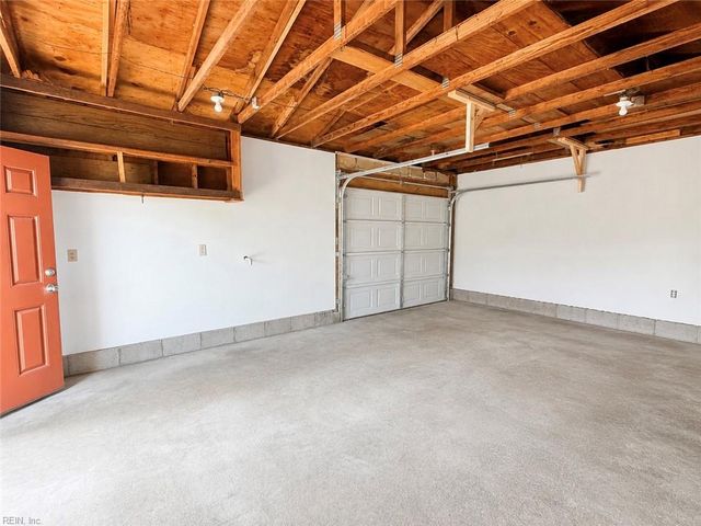 5440 Macqueen DR, Virginia Beach, VA 23464