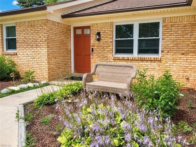 5440 Macqueen DR, Virginia Beach, VA 23464