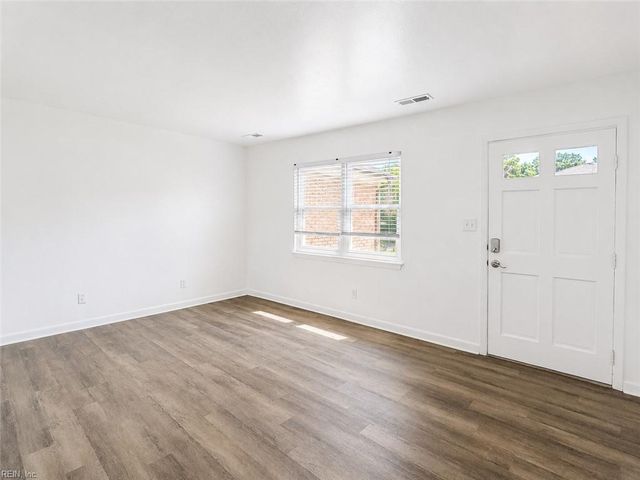 5440 Macqueen DR, Virginia Beach, VA 23464