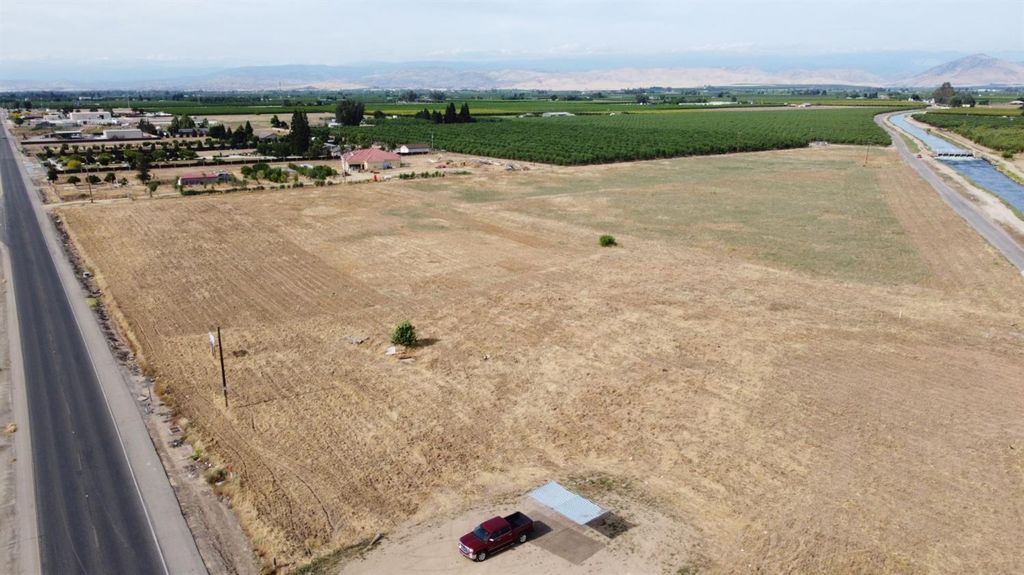 836 S Academy Avenue, Sanger, CA 93657