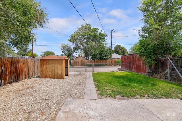 332 4th Ave W, Twin Falls, ID 83301