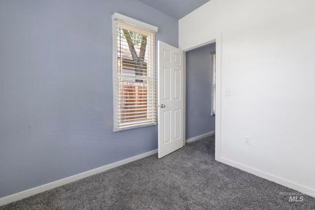 332 4th Ave W, Twin Falls, ID 83301