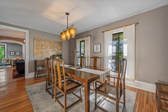 305 N Ridgeland Avenue, Oak Park, IL 60302