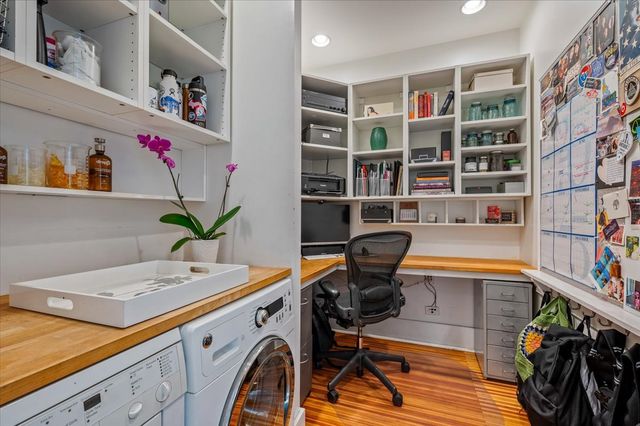 305 N Ridgeland Avenue, Oak Park, IL 60302