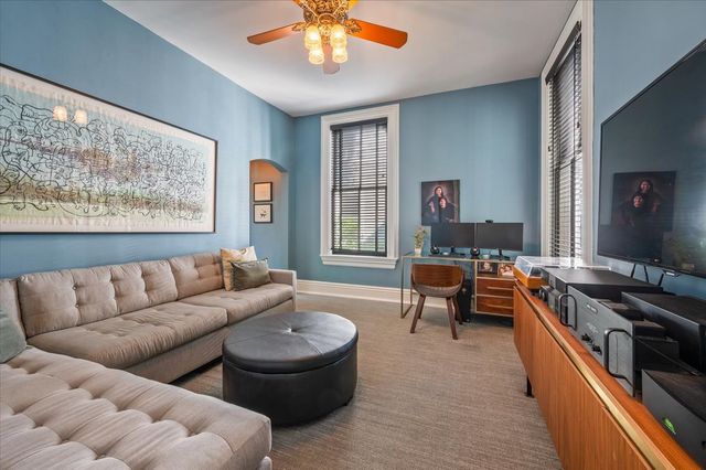 305 N Ridgeland Avenue, Oak Park, IL 60302