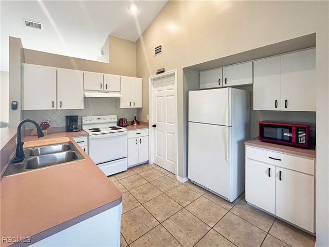 1005 SW 18th AVE, Cape Coral, FL 33991