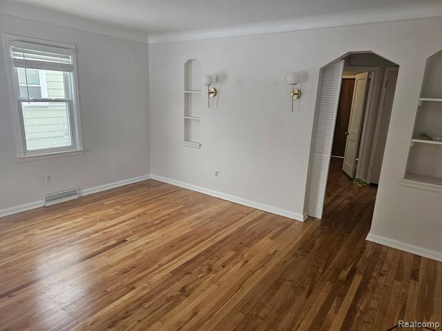 714 E 12 Mile Road, Royal Oak, MI 48073