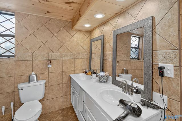 1361 County Road 114, Valley Head, AL 35989