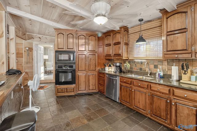 1361 County Road 114, Valley Head, AL 35989