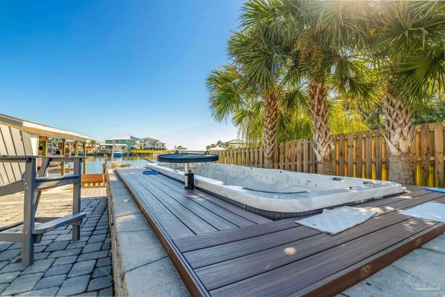 5420 Grande Lagoon Blvd, Pensacola, FL 32507