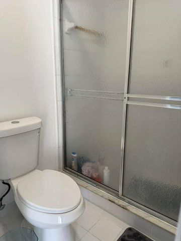 1501 NW 90th Way, Pembroke Pines, FL 33024