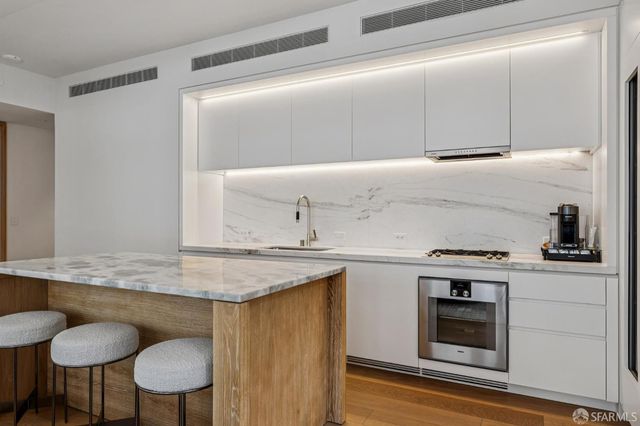 1 Steuart Lane 201, San Francisco, CA 94105