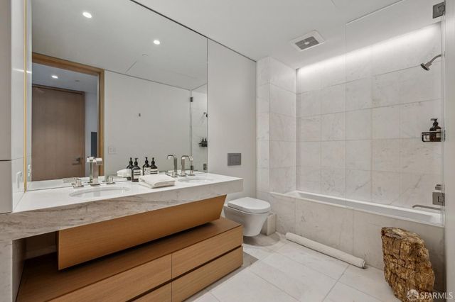 1 Steuart Lane 201, San Francisco, CA 94105