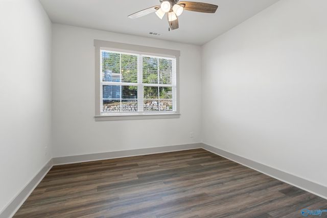 559 Farmingdale Road, Huntsville, AL 35803