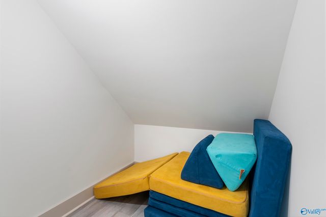 559 Farmingdale Road, Huntsville, AL 35803