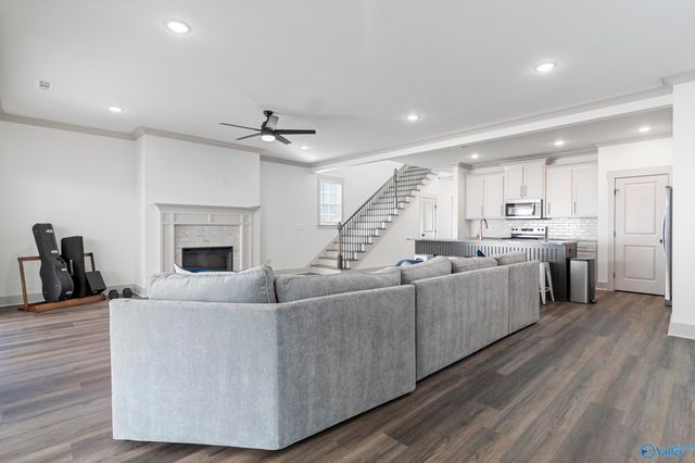 559 Farmingdale Road, Huntsville, AL 35803