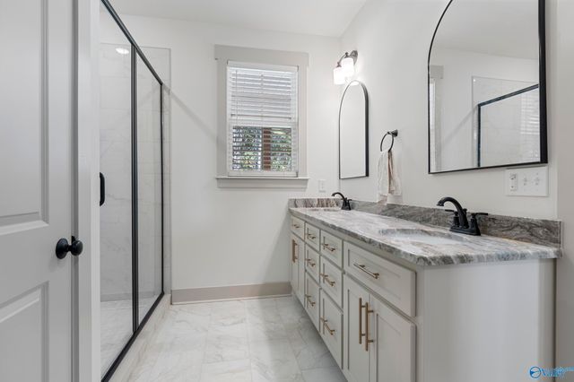 559 Farmingdale Road, Huntsville, AL 35803