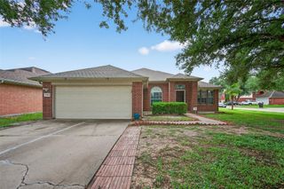 15619 Lost Maples Drive, Sugar Land, TX 77498