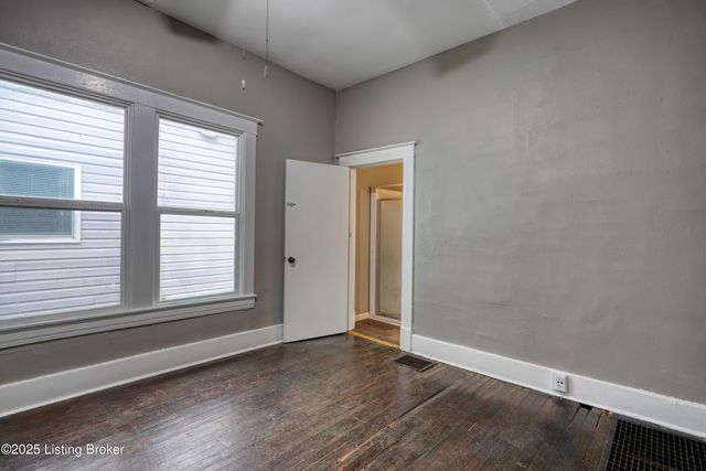 625 Louis Coleman Jr Dr, Louisville, KY 40211