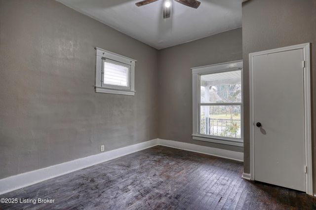 625 Louis Coleman Jr Dr, Louisville, KY 40211