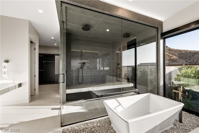 8 Chisel Crest Court, Henderson, NV 89012