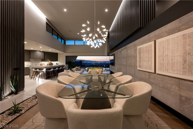 8 Chisel Crest Court, Henderson, NV 89012