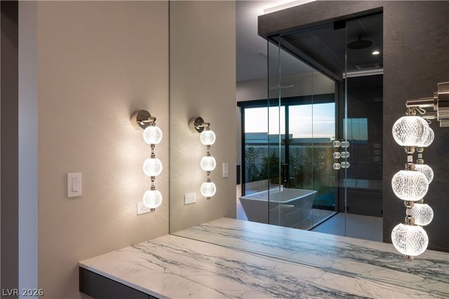 8 Chisel Crest Court, Henderson, NV 89012