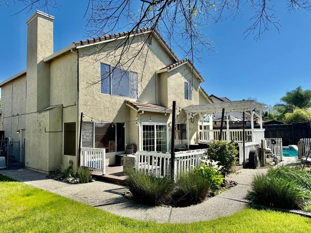 Image 14 of property listing at 1380 Parkside Drive, Tracy, CA 95376