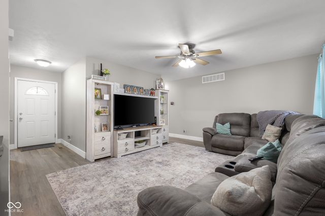 7156 N County Road 1000 E, Seymour, IN 47274