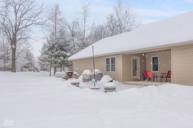 7156 N County Road 1000 E, Seymour, IN 47274