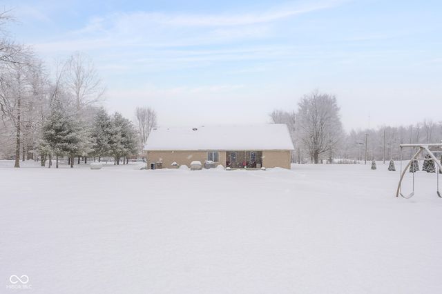 7156 N County Road 1000 E, Seymour, IN 47274