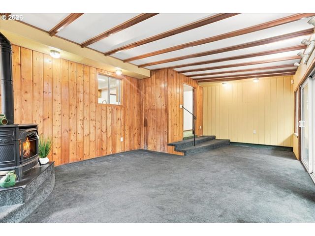 410 E FAIRFIELD St, Gladstone, OR 97027