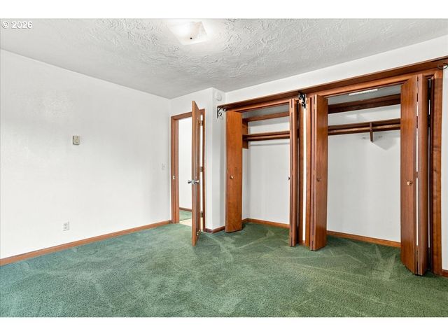 410 E FAIRFIELD St, Gladstone, OR 97027